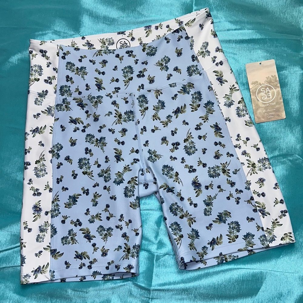 💙💙 Sage collective winter Ditsy blue floral design size medium activewear NEW